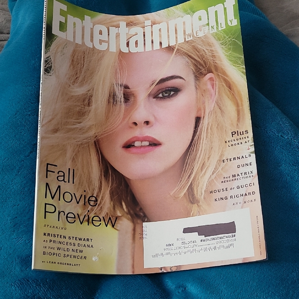 5/$25 Entertainment Weekly Magazine - Ft. Kristen Stewart. November 2021. New.